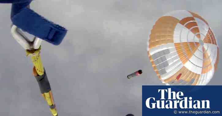 ‘Supersonic ballet’: helicopter briefly catches falling rocket