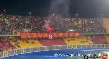 Lecce, tifosi in massa all'allenamento: cori, fumogeni ed entusiasmo alle stelle - quotidianodipuglia.it