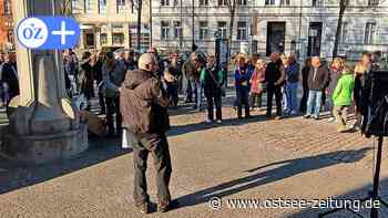 Letzte Montagsdemo in Stralsund: Krieg statt Corona zieht keine Massen mehr an - Ostsee Zeitung