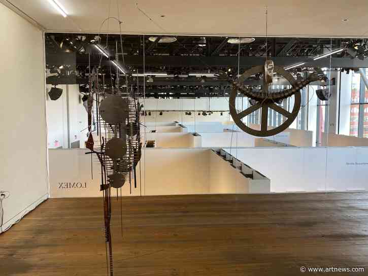 H. R. Giger’s Alien Sculpture That Appeared on Iconic Metal Album Cover Heads to Sale at New York Fair