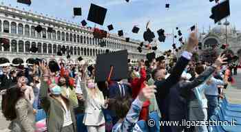 'Tocchi' in aria e festa in Piazza San Marco per oltre 800 laureati - ilgazzettino.it