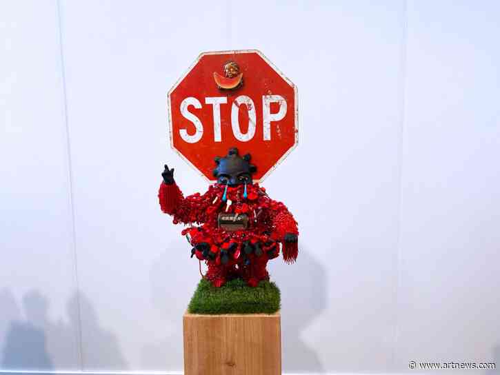 The 8 Best Booths at Independent New York 2022, From Personal Abstraction to a Response to the Guston Controversy