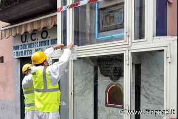 Altarini della camorra a Napoli, abbattuta edicola della Madonna dell’Arco di 80 anni fa - Fanpage.it