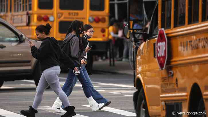 New York City could bring back Covid mask mandate, vaccine checks if hospitals come under pressure - CNBC
