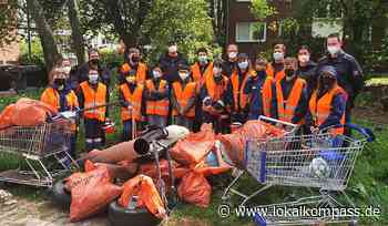 Jugendfeuerwehr Heide säubert Monte Schlacko: Unter dem Motto „Wir packen an“ die Jugendfeuerwehrgruppe Heide den Monte Schlacko vom Müll befreit. - www.lokalkompass.de