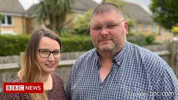 Oliver Steeper: Grieving parents condemn Boris Johnson's childcare plans - BBC