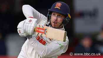 Adam Wheater: Essex wicketkeeper to retire at end of season
