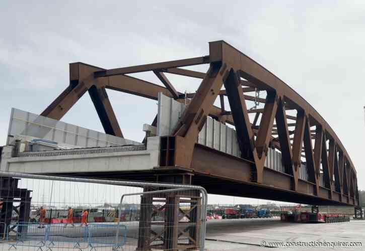 Skanska to install Midlands’ longest rail bridge – video