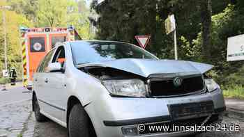 Unfall mit Domino-Effekt: Zwei Verletzte und satter Sachschaden