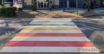 Regenboogzebrapad tegenover bib kleurt Bredabaan | Brasschaat | hln.be - Het Laatste Nieuws