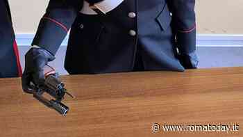 L'automobilista con pistola e munizioni sotto il sedile della vettura