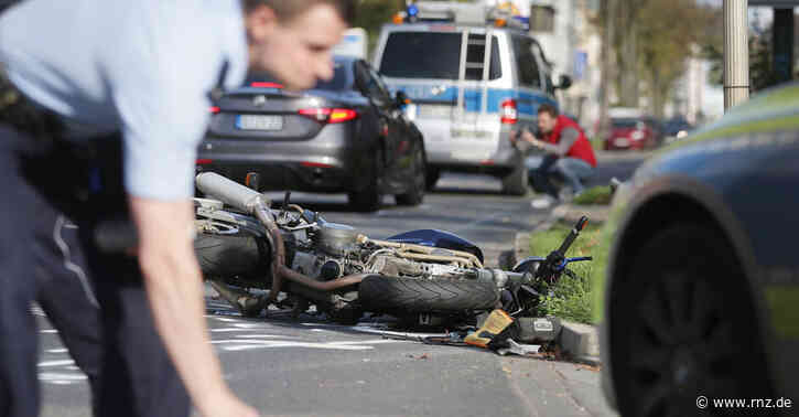 Mannheim:  Motorrad-Fahrer wird bei Unfall schwer verletzt (Update)