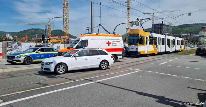 Heidelberg:  Auto kollidiert mit Straßenbahn (Update)