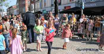 400 kinderen grijpen naar paasklokjes - Het Laatste Nieuws