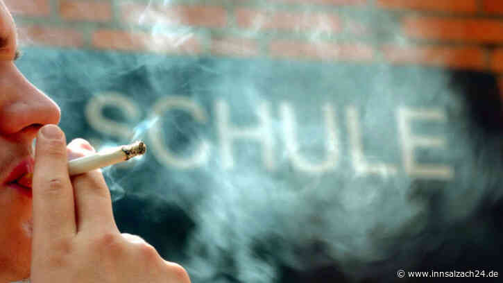 Rauchen Schüler auf dem Schulgelände? Carlo Dirschedl: „Die Kritiker sollen bitte ihren Namen nennen“