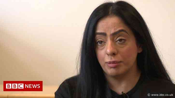 Oldham council leader Arooj Shah loses seat despite Labour win - BBC
