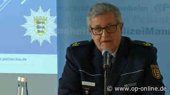 Tod nach Polizeieinsatz in Mannheim: Polizeichef verspricht Aufklärung – und liest Drohungen gegen Beamte vor - op-online.de