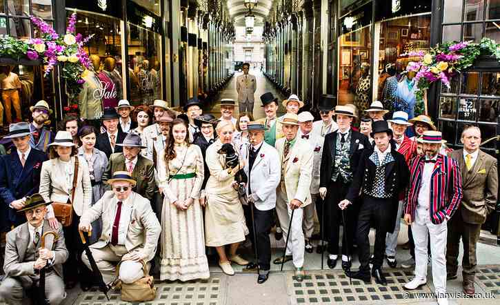 Flaneurs promenading around London in their Sunday Best on a Saturday