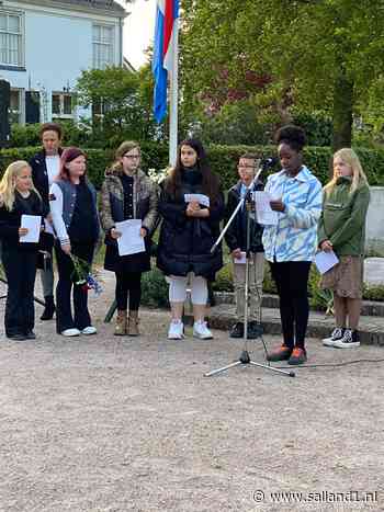 Bij elkaar om te gedenken in Olst - - Salland1