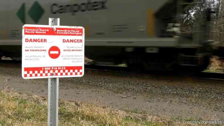 Calgarians question $600 trespassing fine for walking beside Edworthy Park train tracks