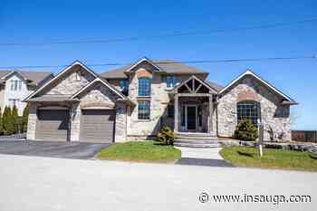 House of the week in Hamilton: Stunning lakefront property offers cottage living in the city | inTheHammer - insauga.com