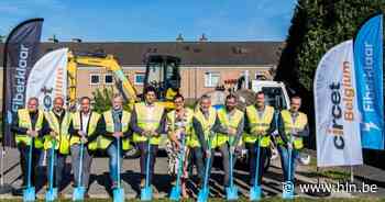 Eerste spadesteek voor uitbouw glasvezelnetwerk op grondgebied Herentals: “Een mijlpaal in de digitale evolutie” - Het Laatste Nieuws
