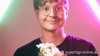 Poetry-Slammer Florian Wintels in Mettmann auf der Bühne - Super Tipp