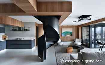 Décor do dia: área social com escada elíptica e design contemporâneo - Casa Vogue