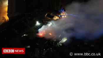 Fire crews tackle blaze at Dudley scrapyard - BBC