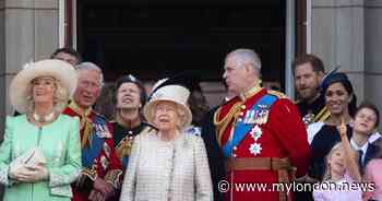 The VIPs allowed to stand on the Queen's balcony at Buckingham Palace - My London