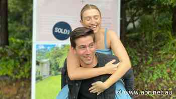 Timed eBay-style online auctions shake up the power dynamic of high-stakes property purchases