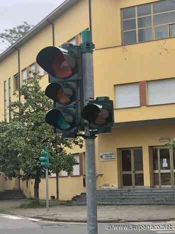 Finale Emilia. Partiti i lavori di sostituzione dei semafori cittadini - SulPanaro