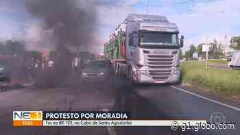 Protesto interdita trecho da antiga BR-101 no Cabo de Santo Agostinho e causa engarrafamento - Globo