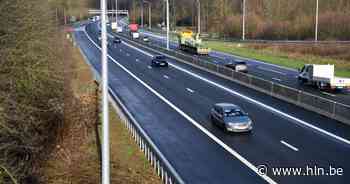 Op de E314 ter hoogte van Wilsele is de spitsstrook afgesloten - Het Laatste Nieuws