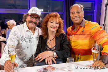 Dresden: Kai Ebel mit Schlagerstar Regina Thoss im Talk bei Karl-Heinz Bellmann - TAG24