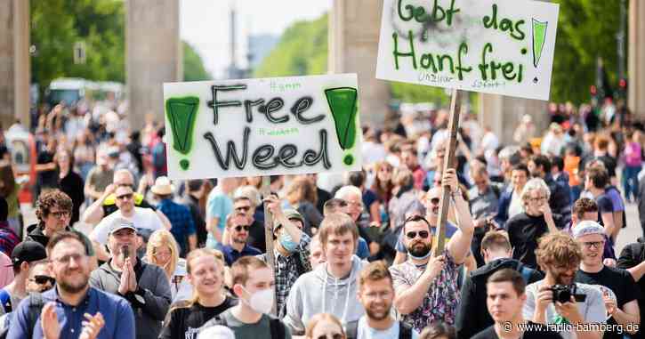 Demo für rasche Cannabis-Legalisierung in Berlin