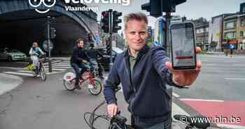 Sportjournalist Stijn Vlaeminck fietst door Antwerpen voor campagne 'VeloVeilig Vlaanderen' - Het Laatste Nieuws