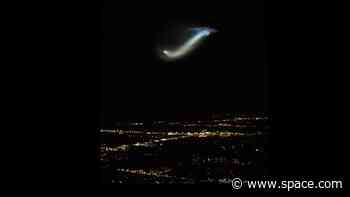 SpaceX Starlink launch spawns spectacular glowing cloud in predawn sky