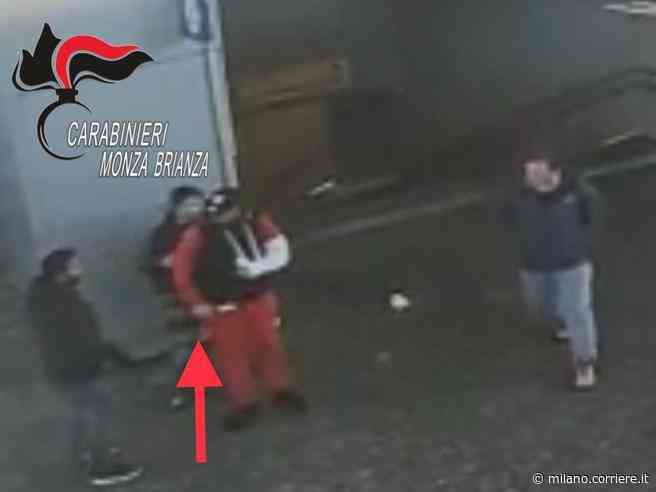 Rapina ad Arcore, assalto al minimarket: 18enne minaccia di tagliare un dito con la tenaglia al titolare - Corriere Milano