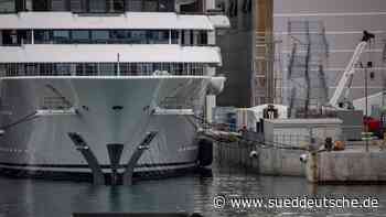 Mögliche Verbindung zu Putin: Italien beschlagnahmt Megajacht - Wirtschaft - Süddeutsche Zeitung - SZ.de