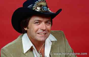 Mickey Gilley, Country Music’s Urban Cowboy, Dead at 86