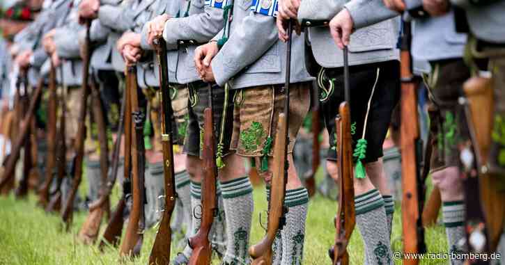 Gebirgsschützen feiern Patronatstag mit Söder