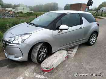 Auto op tractorsluis in Brakel – NUUS - NUUS