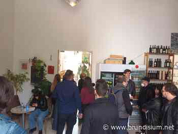 Centinaia di persone da tutta la Puglia a Brindisi per il casting del film "Il Contrabbandiere" del regista brindisino Federico Rizzo - Brindisi – Brundisium.net