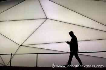 Canadians’ trips to liquor stores, pharmacies tracked via phones during pandemic - Lacombe Express