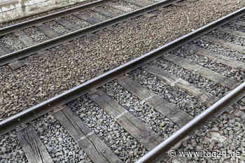 Schock in Chemnitz-Einsiedel: Mann rutscht im Suff zwischen Zug und Bahnsteig - TAG24