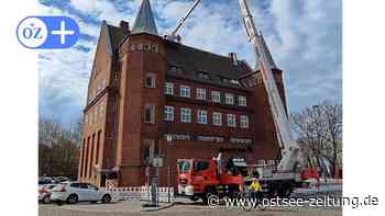 Sturmschäden in Stralsund: Teure Reparatur an der Deutschen Bank - Ostsee Zeitung