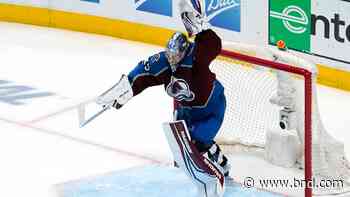 Avs goalie Darcy Kuemper leaves after taking stick to eye - Belleville News-Democrat