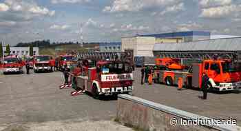 FORST | Feuerwehr spendet Fahrzeug an die Ukraine - Landfunker