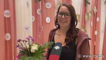 Edmonton charity helps kids celebrate single moms on Mother's Day